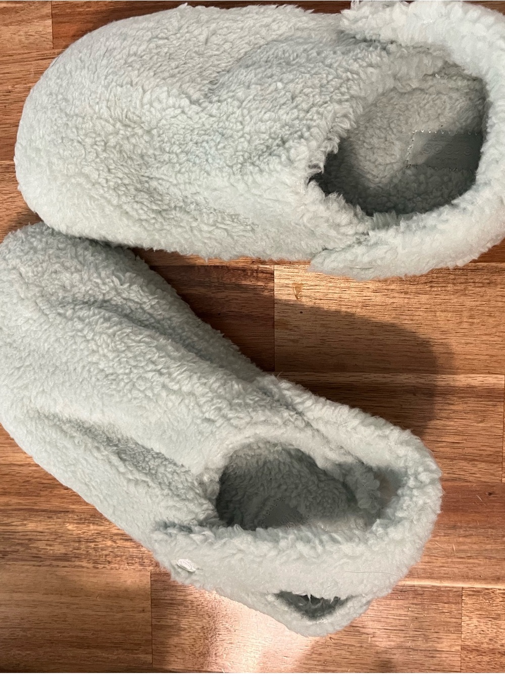New Crocs Classic Cozzzy Slipper Fleece Womens Plaster House Shoes Size 9 - Picture 2 of 4